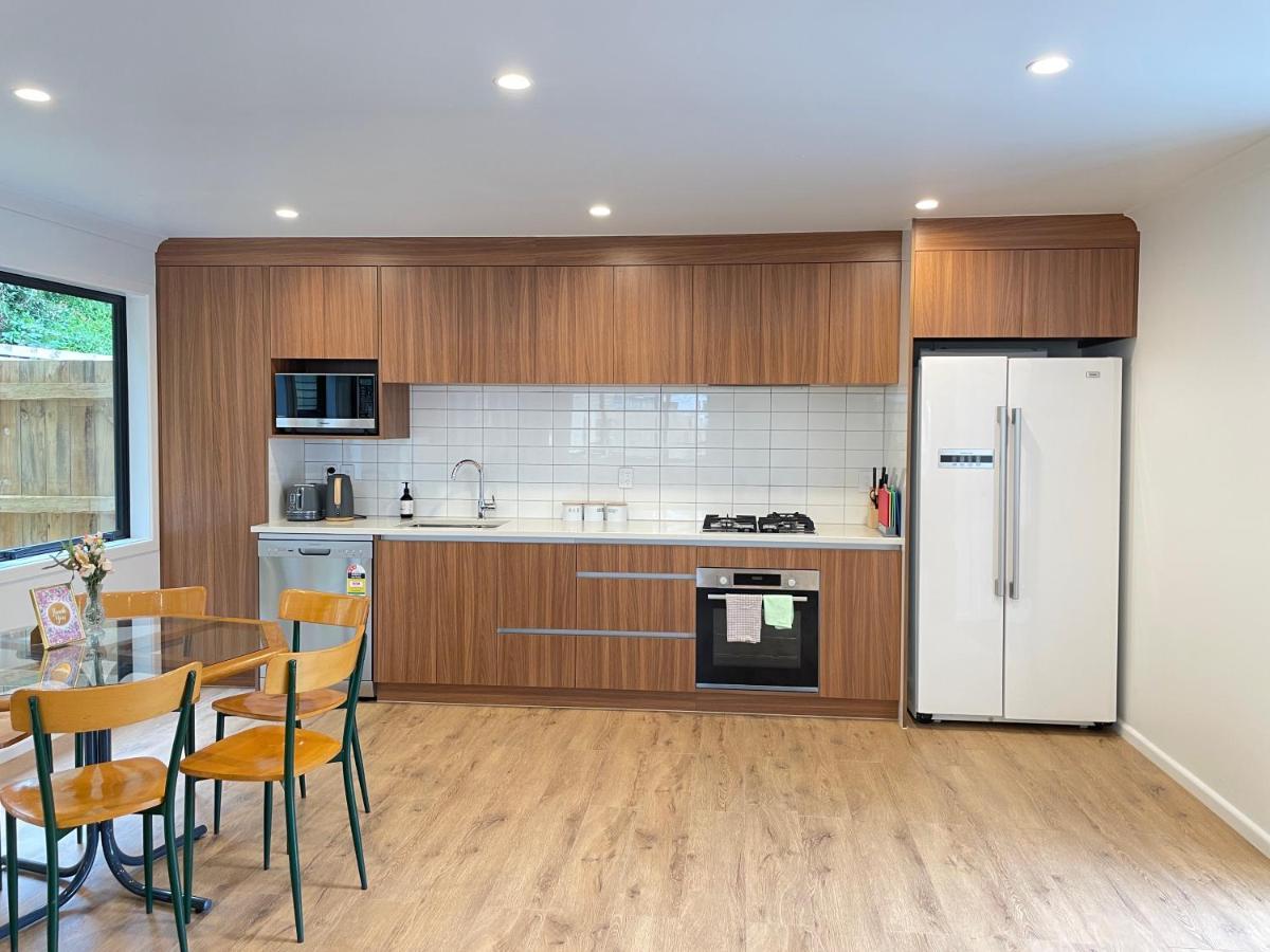 No Party Allowed, Entire Brand New 3 Bedroom Townhouse, Free Unlimited Fibre Wifi And Free Parking Wellington Esterno foto