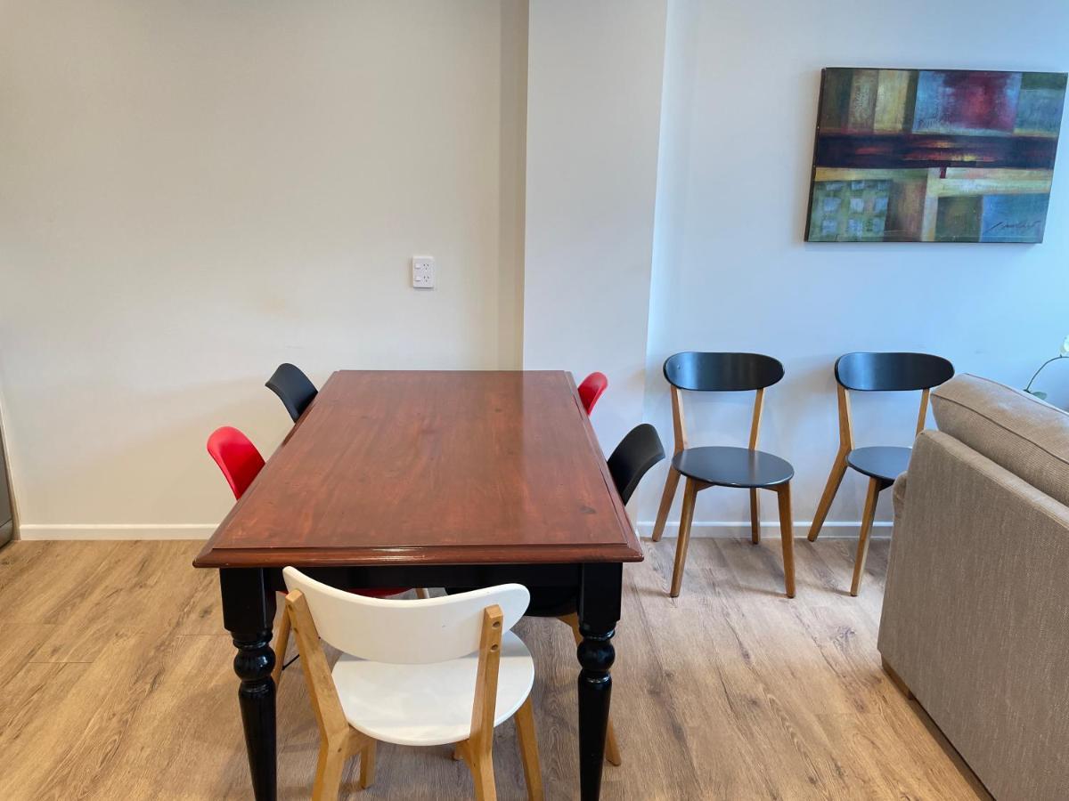 No Party Allowed, Entire Brand New 3 Bedroom Townhouse, Free Unlimited Fibre Wifi And Free Parking Wellington Esterno foto
