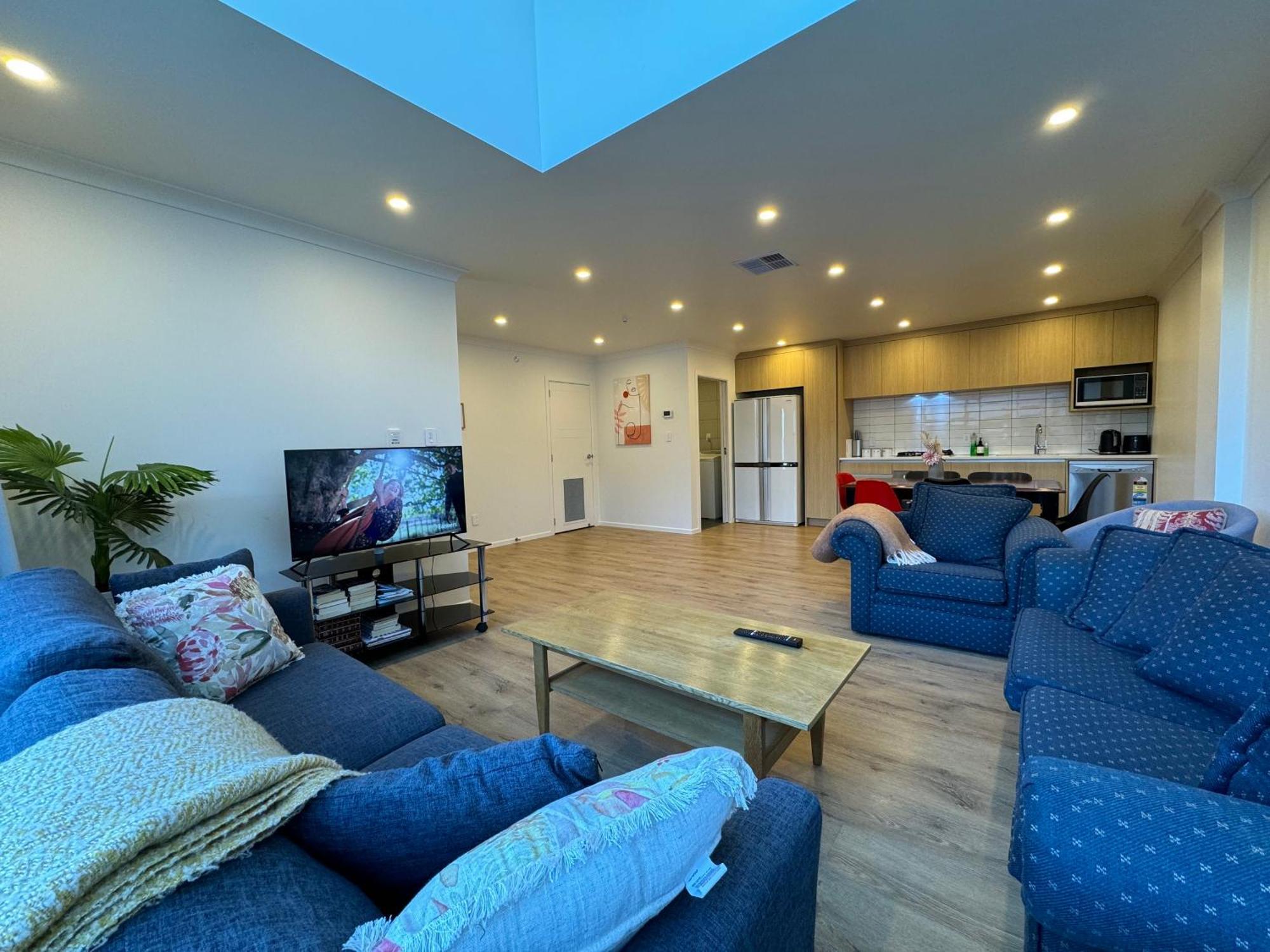 No Party Allowed, Entire Brand New 3 Bedroom Townhouse, Free Unlimited Fibre Wifi And Free Parking Wellington Esterno foto