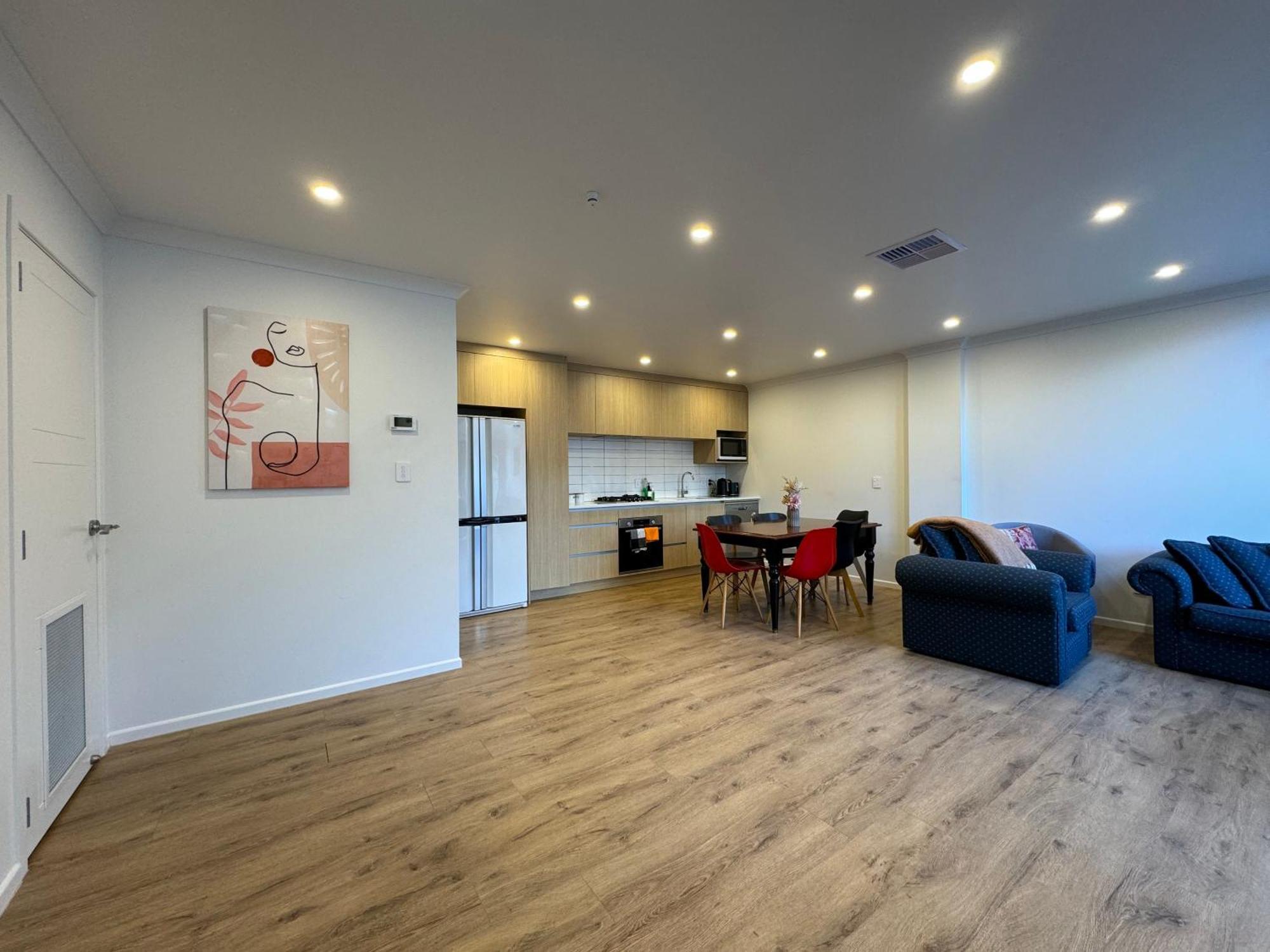 No Party Allowed, Entire Brand New 3 Bedroom Townhouse, Free Unlimited Fibre Wifi And Free Parking Wellington Esterno foto