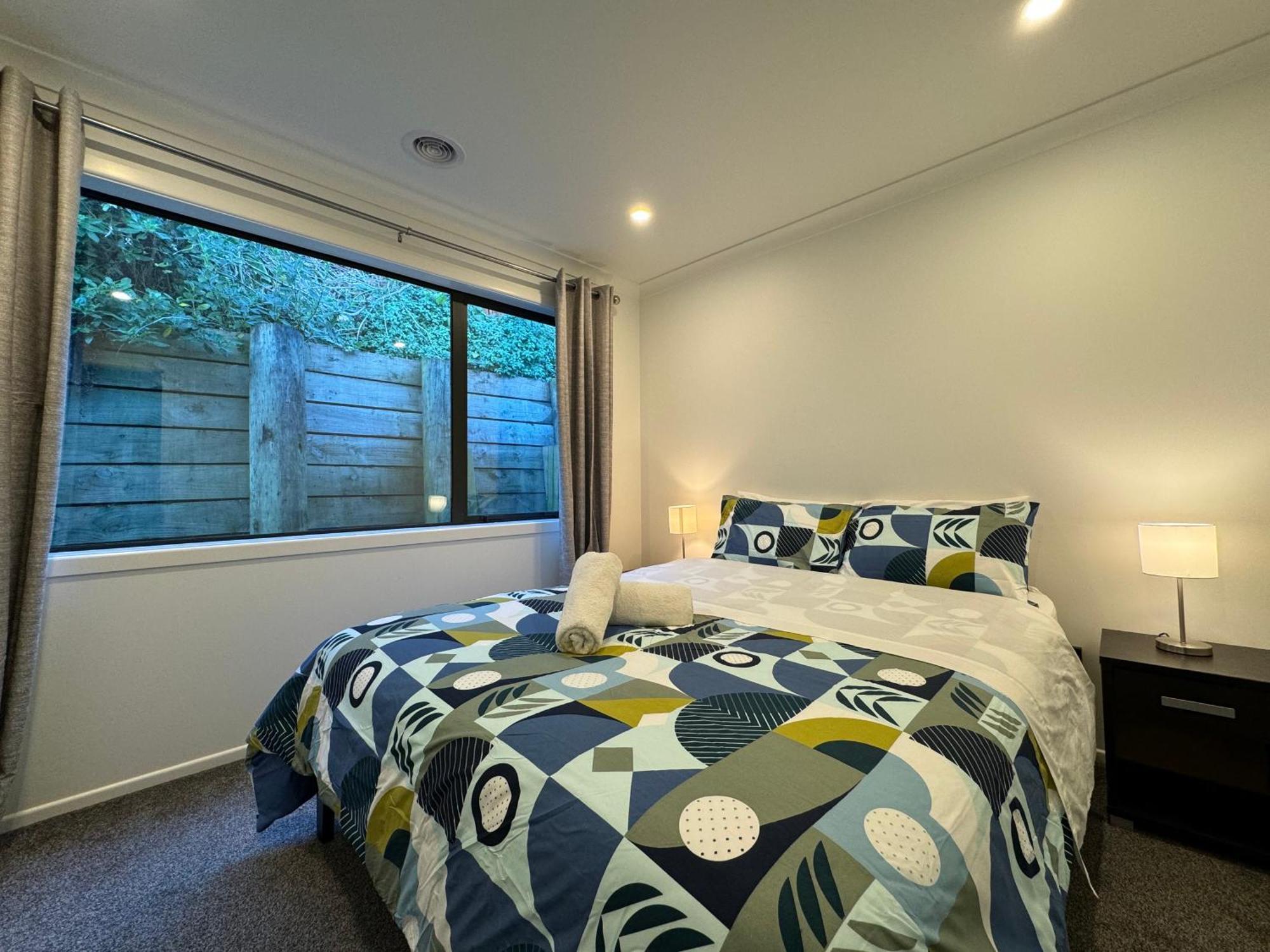 No Party Allowed, Entire Brand New 3 Bedroom Townhouse, Free Unlimited Fibre Wifi And Free Parking Wellington Esterno foto
