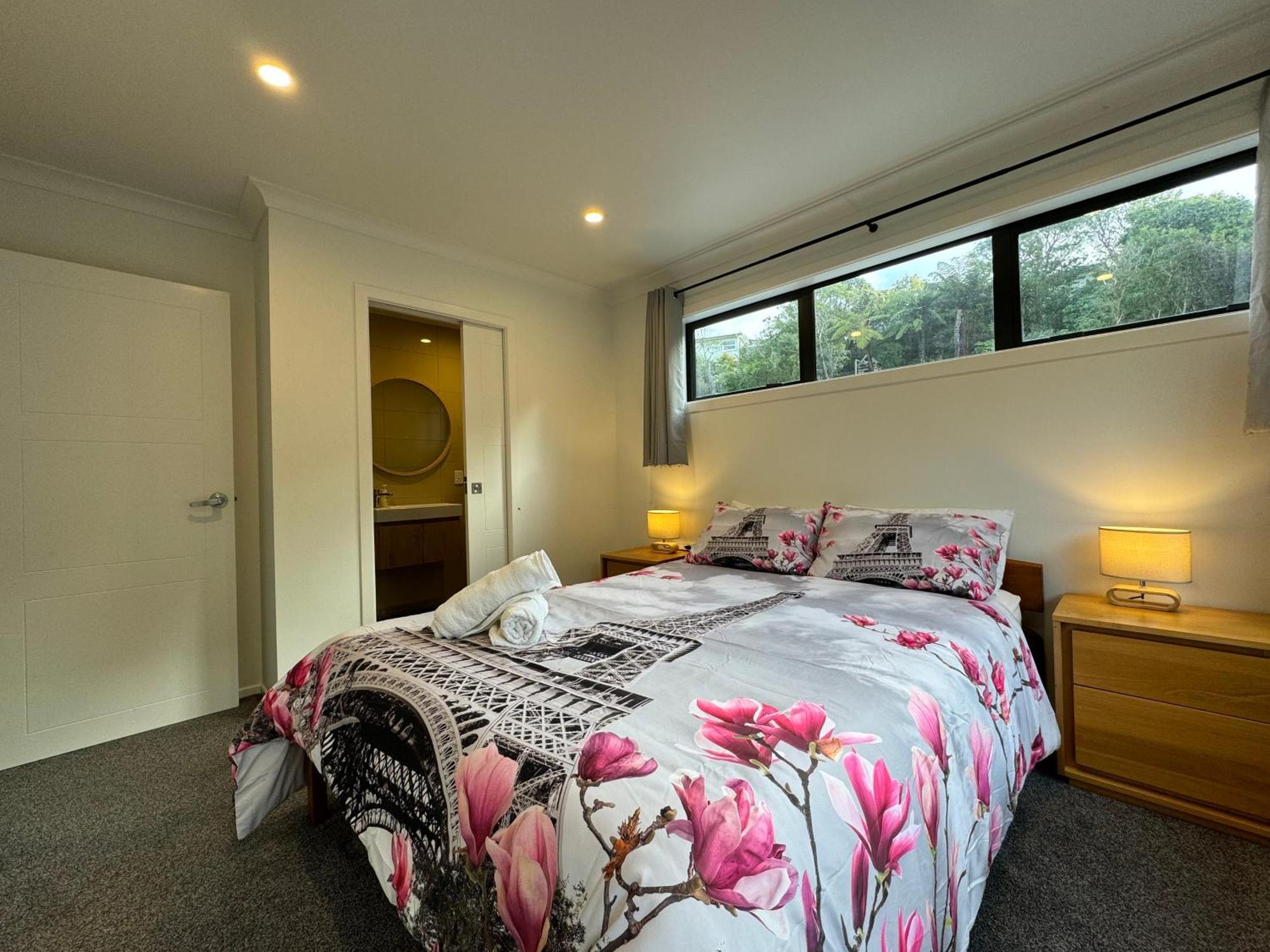 No Party Allowed, Entire Brand New 3 Bedroom Townhouse, Free Unlimited Fibre Wifi And Free Parking Wellington Esterno foto