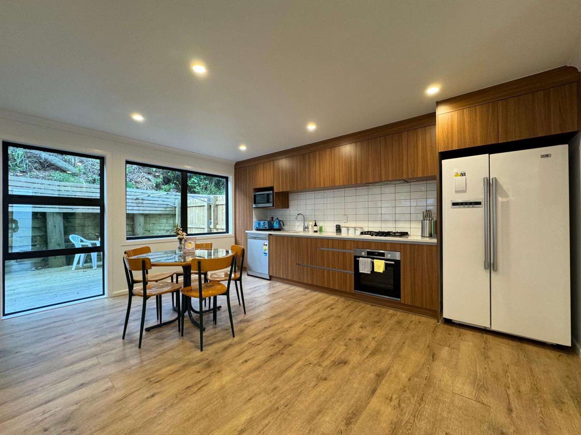 No Party Allowed, Entire Brand New 3 Bedroom Townhouse, Free Unlimited Fibre Wifi And Free Parking Wellington Esterno foto