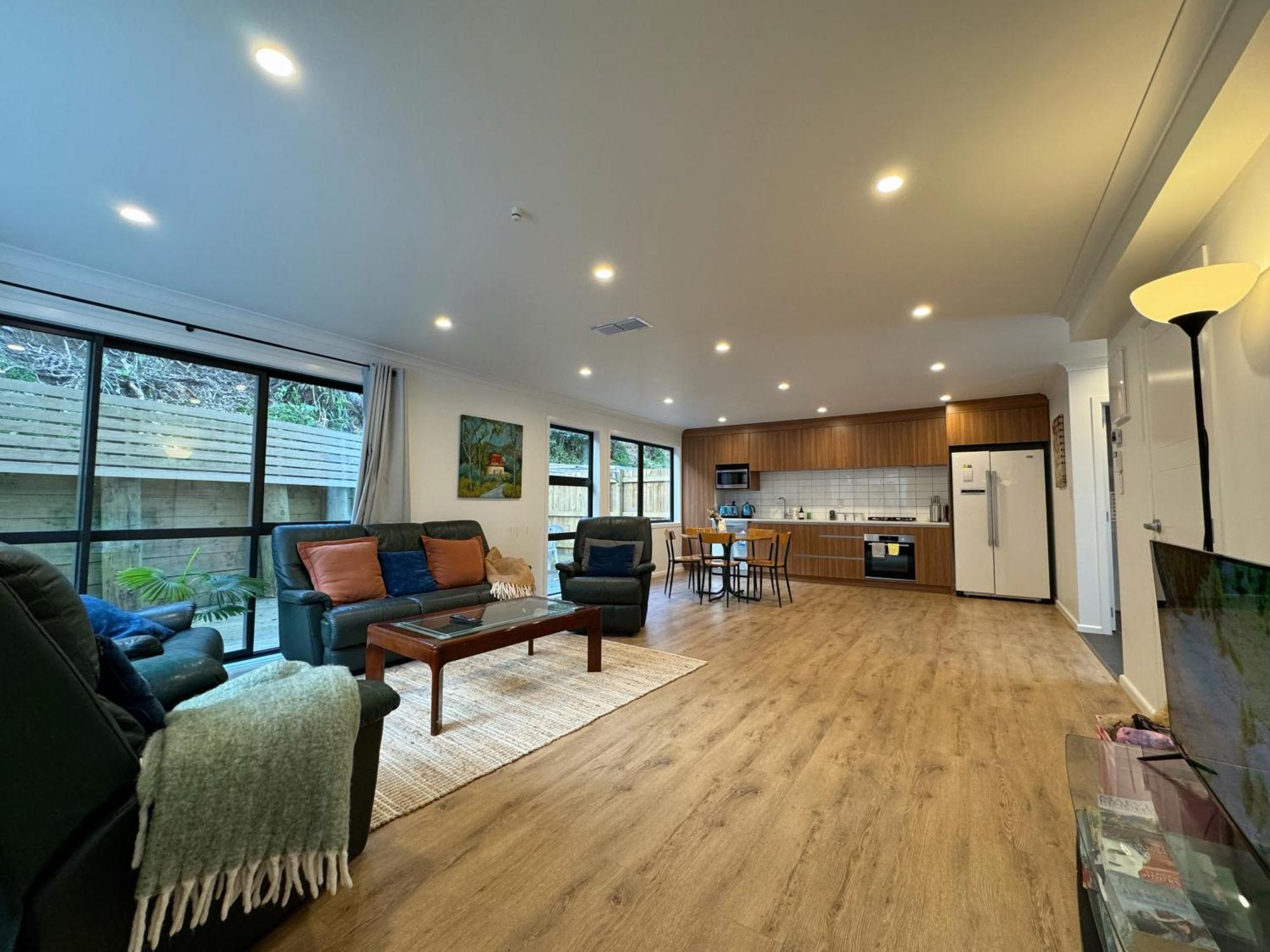 No Party Allowed, Entire Brand New 3 Bedroom Townhouse, Free Unlimited Fibre Wifi And Free Parking Wellington Esterno foto