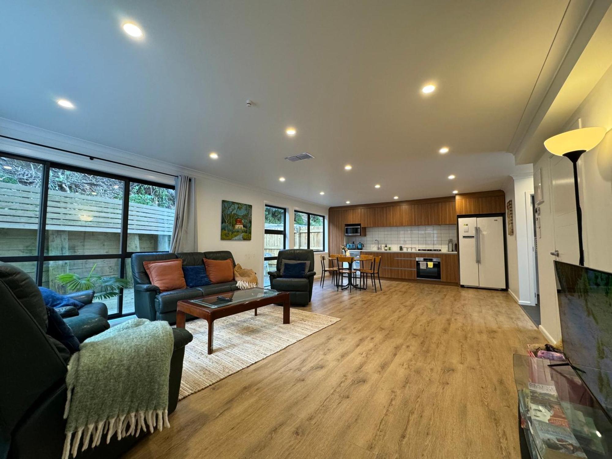 No Party Allowed, Entire Brand New 3 Bedroom Townhouse, Free Unlimited Fibre Wifi And Free Parking Wellington Esterno foto