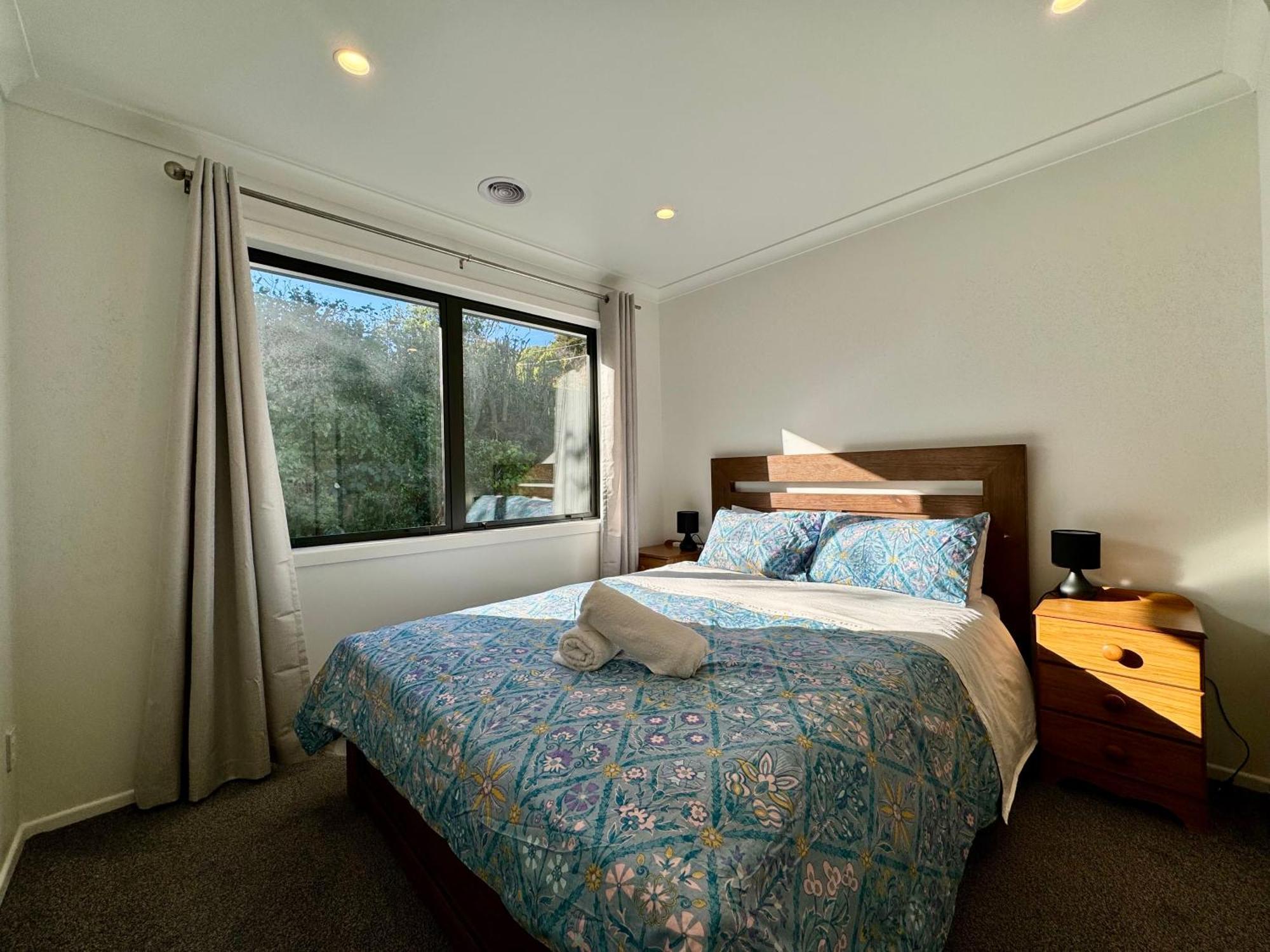 No Party Allowed, Entire Brand New 3 Bedroom Townhouse, Free Unlimited Fibre Wifi And Free Parking Wellington Esterno foto