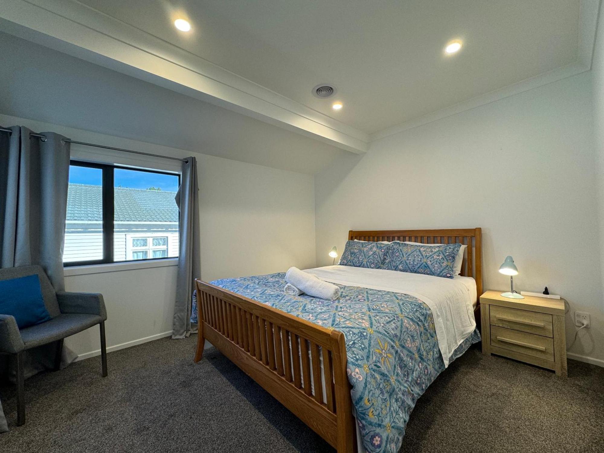 No Party Allowed, Entire Brand New 3 Bedroom Townhouse, Free Unlimited Fibre Wifi And Free Parking Wellington Esterno foto