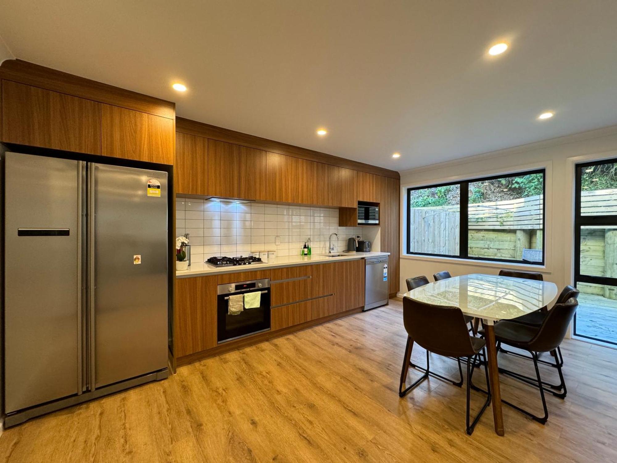 No Party Allowed, Entire Brand New 3 Bedroom Townhouse, Free Unlimited Fibre Wifi And Free Parking Wellington Esterno foto