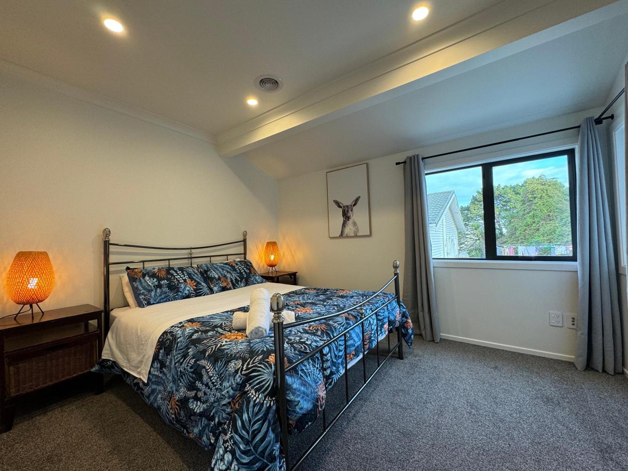 No Party Allowed, Entire Brand New 3 Bedroom Townhouse, Free Unlimited Fibre Wifi And Free Parking Wellington Esterno foto