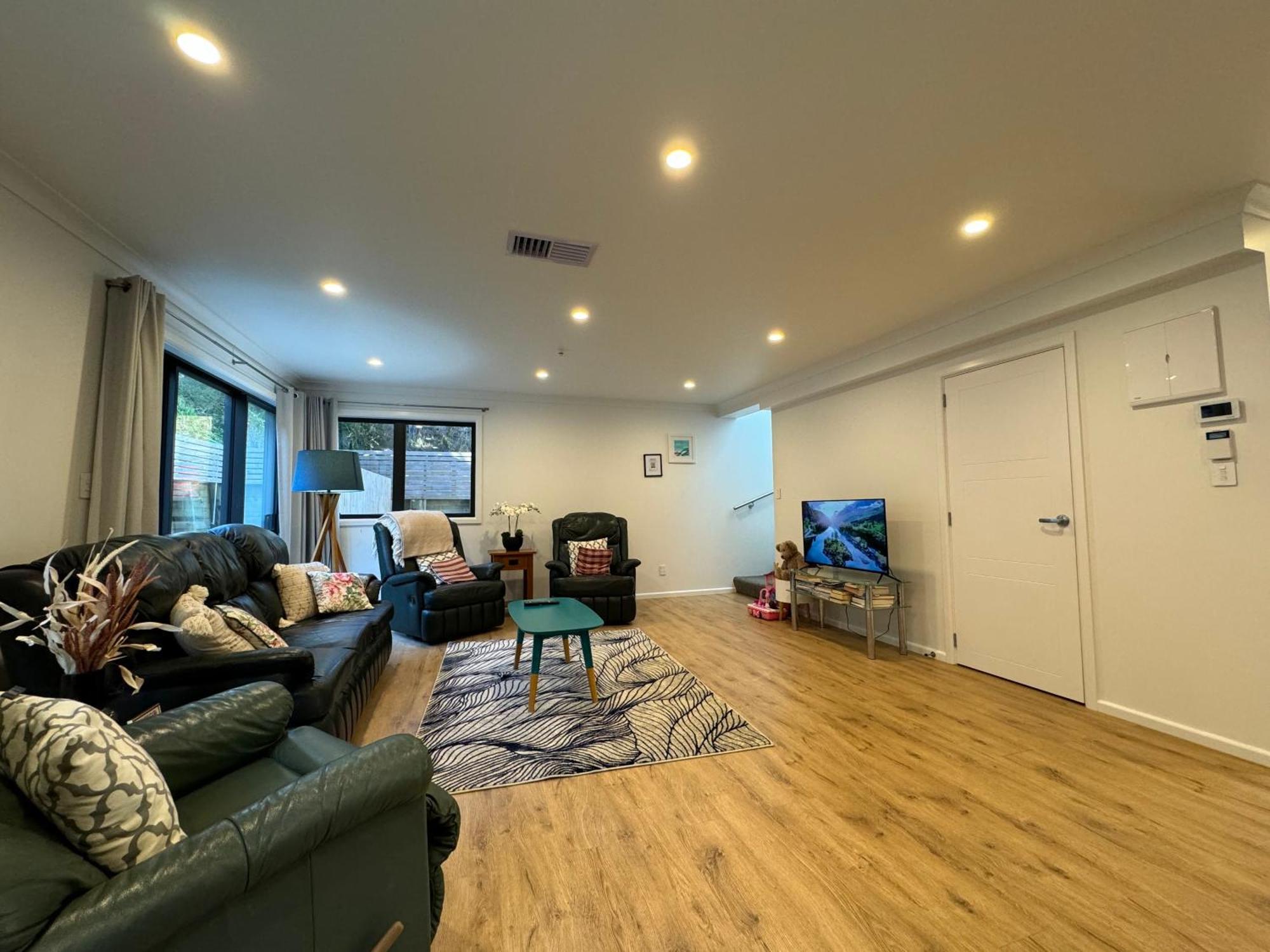 No Party Allowed, Entire Brand New 3 Bedroom Townhouse, Free Unlimited Fibre Wifi And Free Parking Wellington Esterno foto