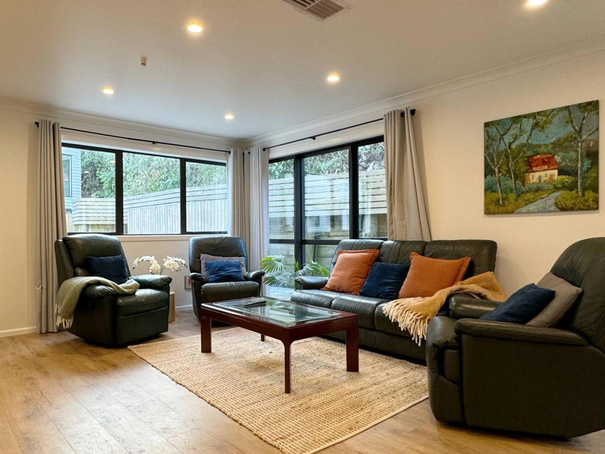 No Party Allowed, Entire Brand New 3 Bedroom Townhouse, Free Unlimited Fibre Wifi And Free Parking Wellington Esterno foto