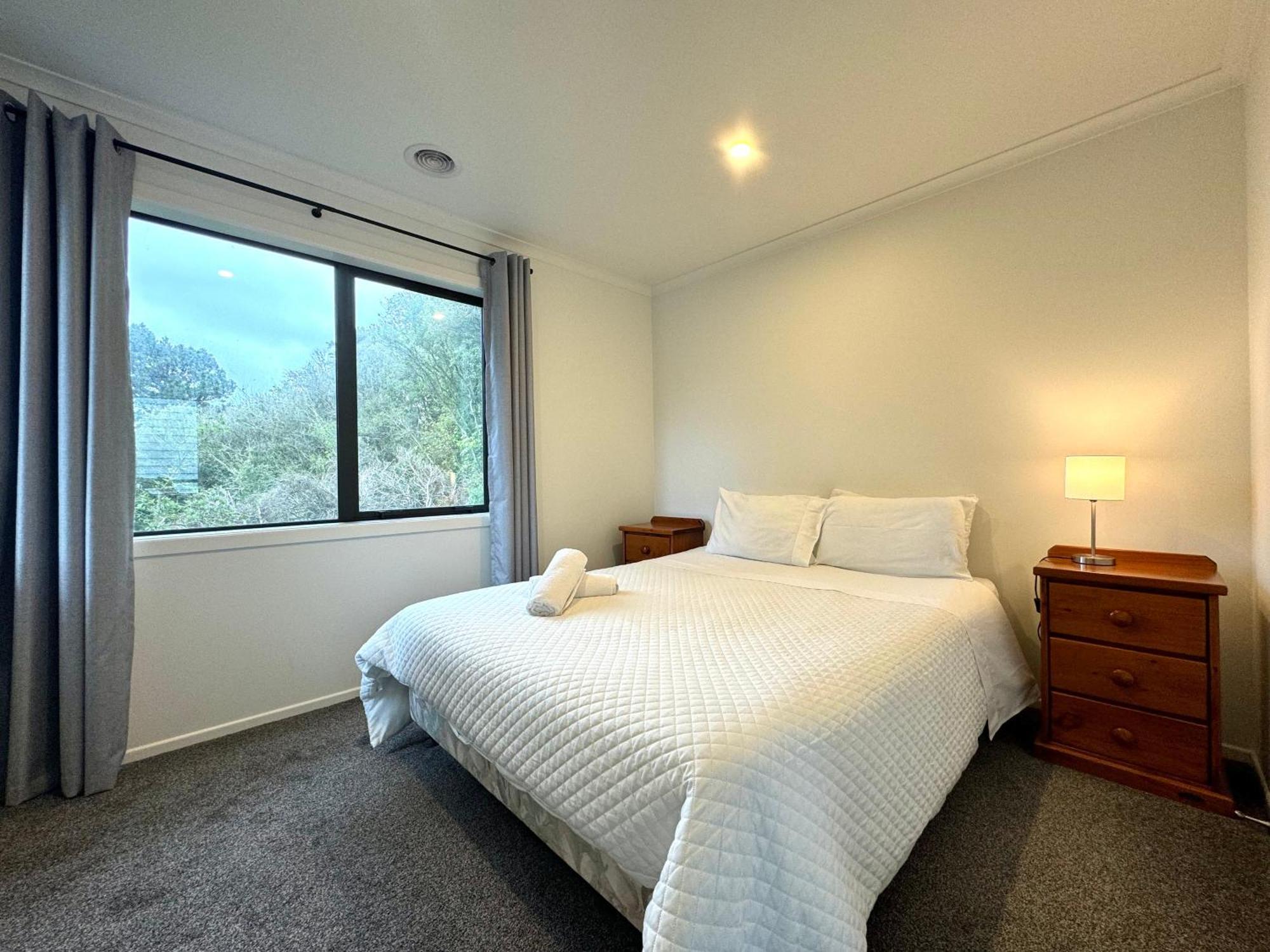 No Party Allowed, Entire Brand New 3 Bedroom Townhouse, Free Unlimited Fibre Wifi And Free Parking Wellington Esterno foto