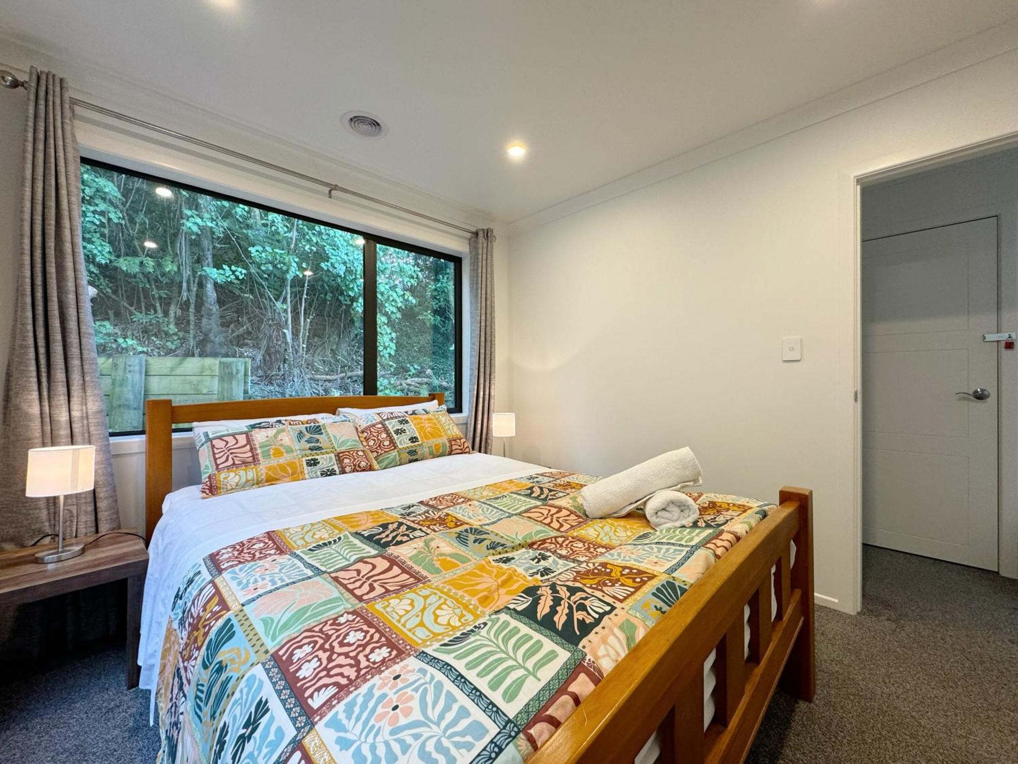 No Party Allowed, Entire Brand New 3 Bedroom Townhouse, Free Unlimited Fibre Wifi And Free Parking Wellington Esterno foto