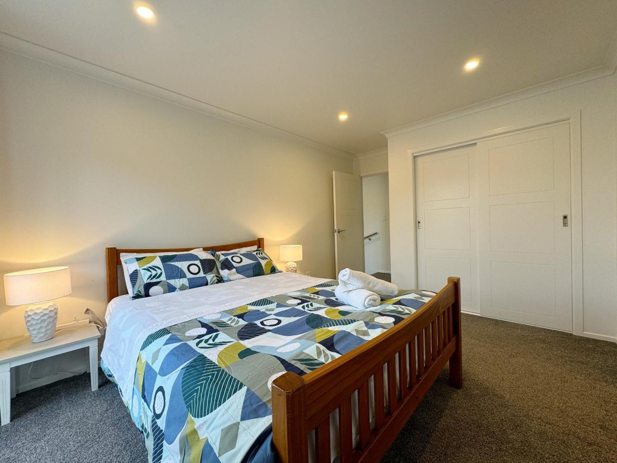No Party Allowed, Entire Brand New 3 Bedroom Townhouse, Free Unlimited Fibre Wifi And Free Parking Wellington Esterno foto